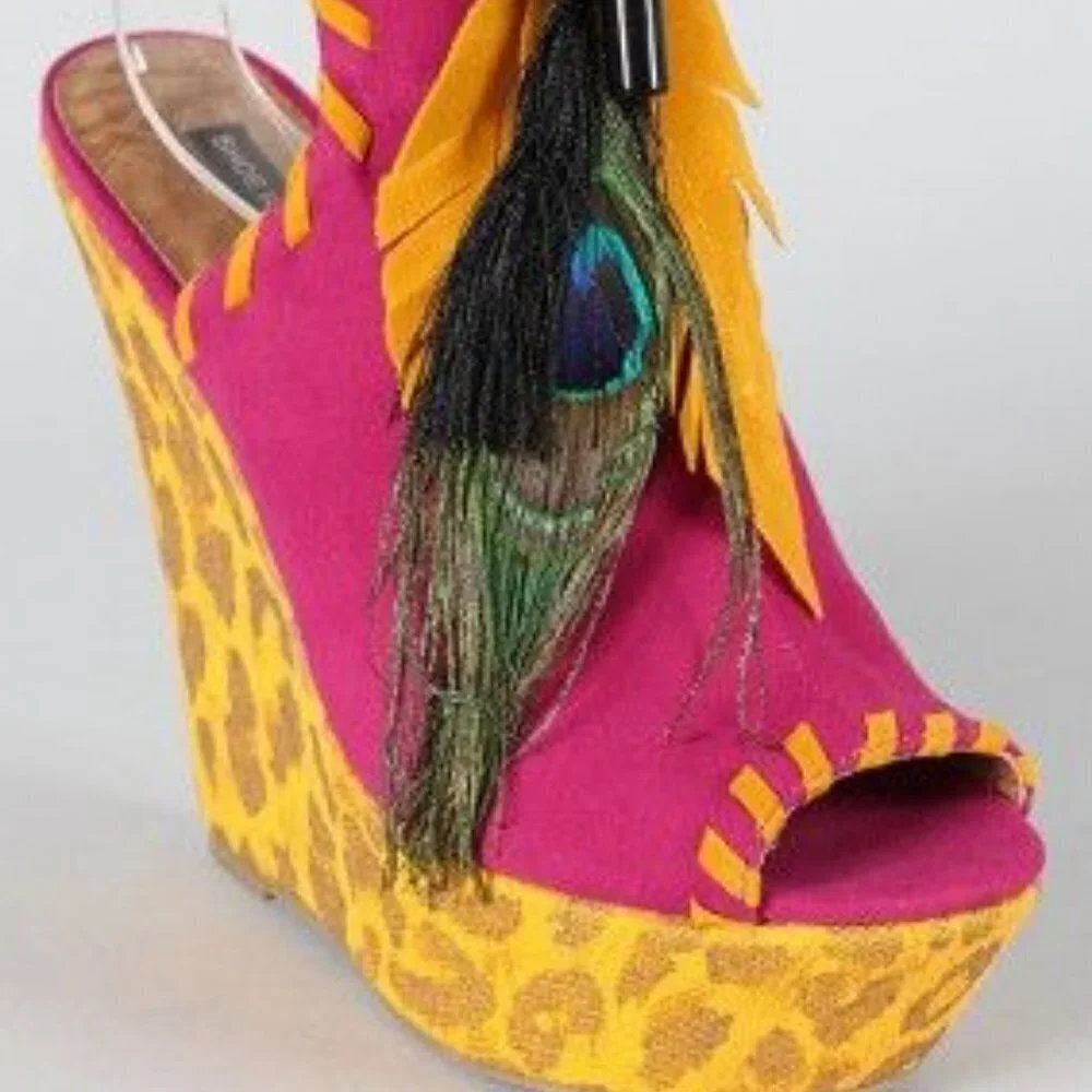 PAMPI Two Tone Peacock Leaf Peep Toe ( BRAND NEW !!! )